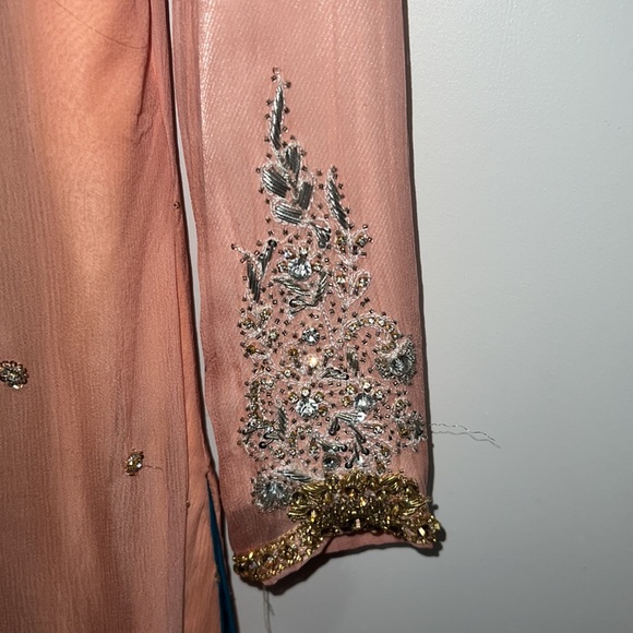 Pakistani Fancy 3pc Shalwaar Kameez - Picture 6 of 9